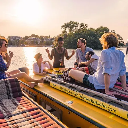 Hausboot Tour Mit Der Wasserkutsche - Fuehrerscheinfrei Botel