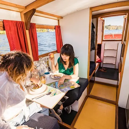 Hausboot Tour Mit Der Wasserkutsche - Fuehrerscheinfrei Botel Berlin
